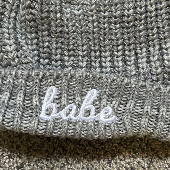 Winter hat - Picture 3 of 3